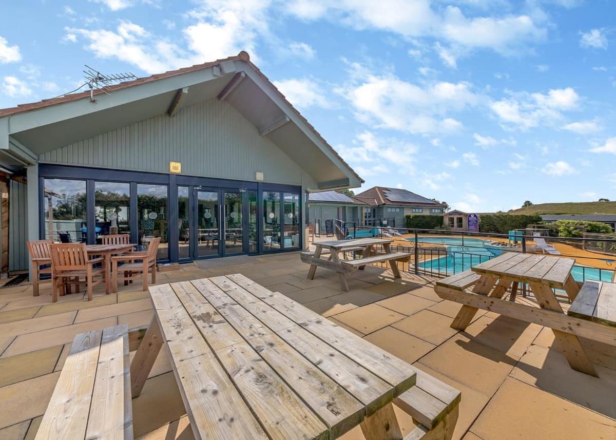 Waren Caravan Park Bamburgh Exterior photo